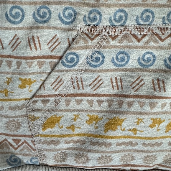 Boxlunch Lion King Patterned Hoodie with Simba Embroidery size 5t - Picture 7 of 8